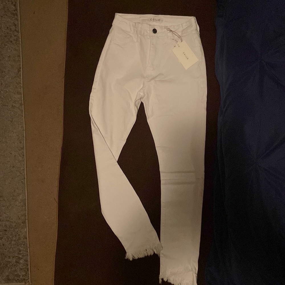 WHITE STRETCHY CELLO JEANS